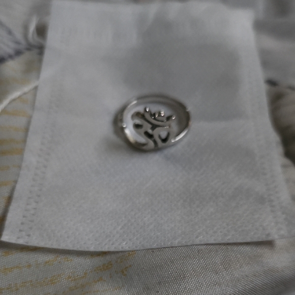 Silver Om Symbol Ring - Picture 1 of 1